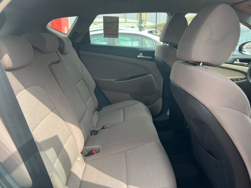 2020 Hyundai Tucson GDI 2.4 Litres V4 Petrol Engine White Beige SUV GCC Specs