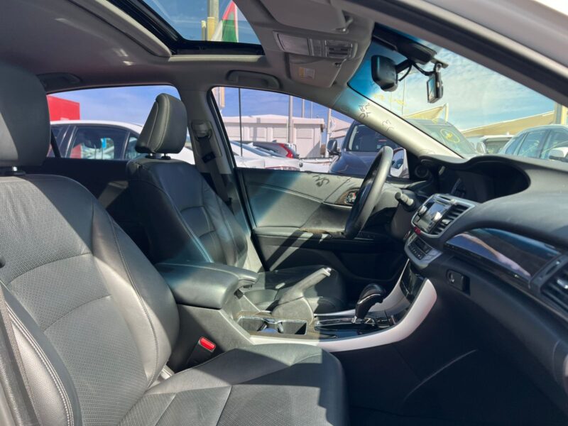 2015 Honda Accord I-VTEC 2.4 Litres V4 Petrol Engine White Black Sedan Korean Specs