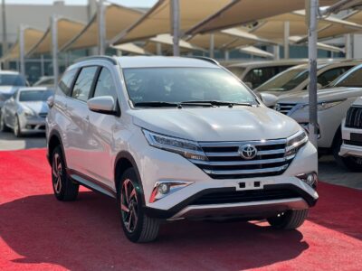 2023 Toyota Rush 1.5-liter 4-cylinder Petrol Engine White Black SUV GCC Specs Automatic