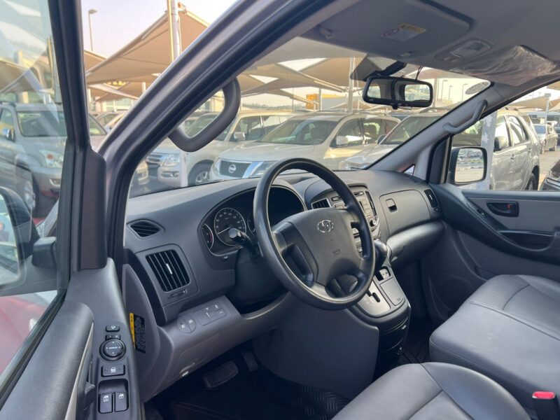 2019 Hyundai H1 12 Seaters 2.5 Litres 4 Cylinder Diesel Engine Grey Van Korean Specs