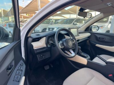 2023 Toyota Yaris 1.5 Litres V4 Petrol Engine White Beige Sedan GCC Specs Automatic