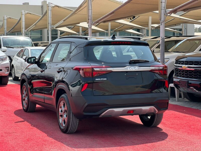 2023 Kia Seltos 1.6 Litres V4 Petrol Engine Black Grey GCC Specs Automatic