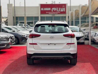2020 Hyundai Tucson GDI 2.4 Litres V4 Petrol Engine White Beige SUV GCC Specs