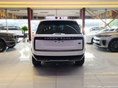 2022 Land Rover Range Rover HSE P530 4.4 Litres 8 Cylinders Petrol Engine White Maroon SUV GCC