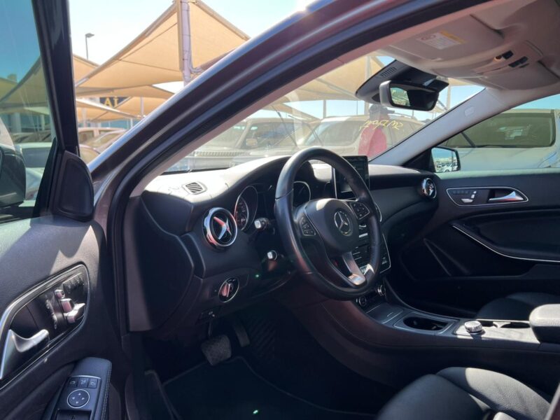 2018 Mercedes-Benz GLA220 2.0 Litres V4 Petrol Engine Grey Black SUV Korean Specs