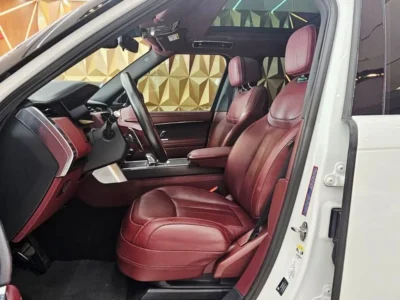 2022 Land Rover Range Rover HSE P530 4.4 Litres 8 Cylinders Petrol Engine White Maroon SUV GCC