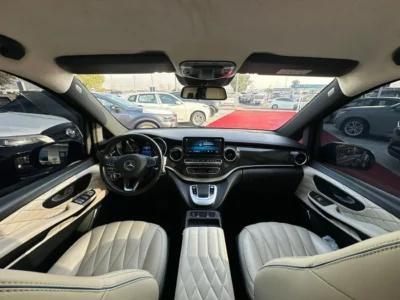 2022 Mercedes-Benz V 250 VIP Std 2.1 Litres 4 Cylinders Petrol Engine Blue White Van GCC Specs
