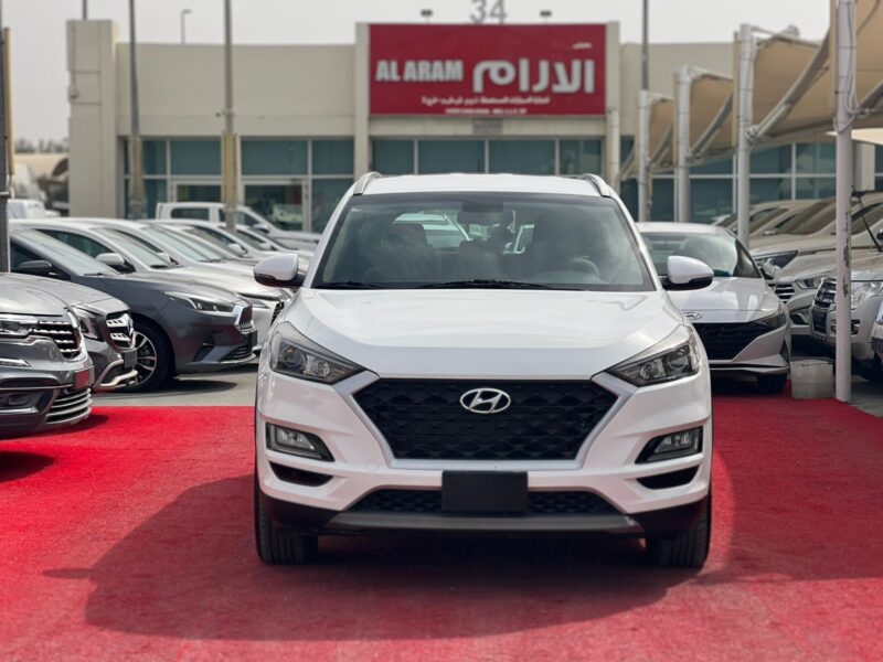 2020 Hyundai Tucson GDI 2.4 Litres V4 Petrol Engine White Beige SUV GCC Specs