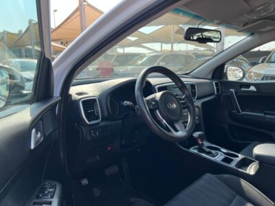 2020 Kia Sportage 2.4 Litres 4 Cylinders Petrol Engine White Black SUV GCC Specs