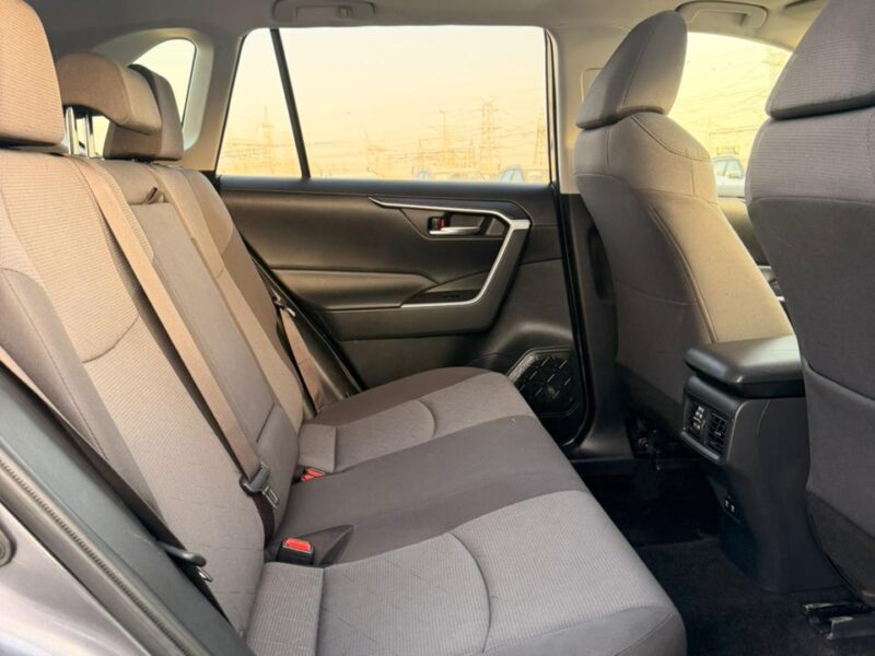 2019 TOYOTA RAV 4 XLE 2.5 Litres V4 Petrol Engine 4x4 Drive Grey SUV AWD American Specs