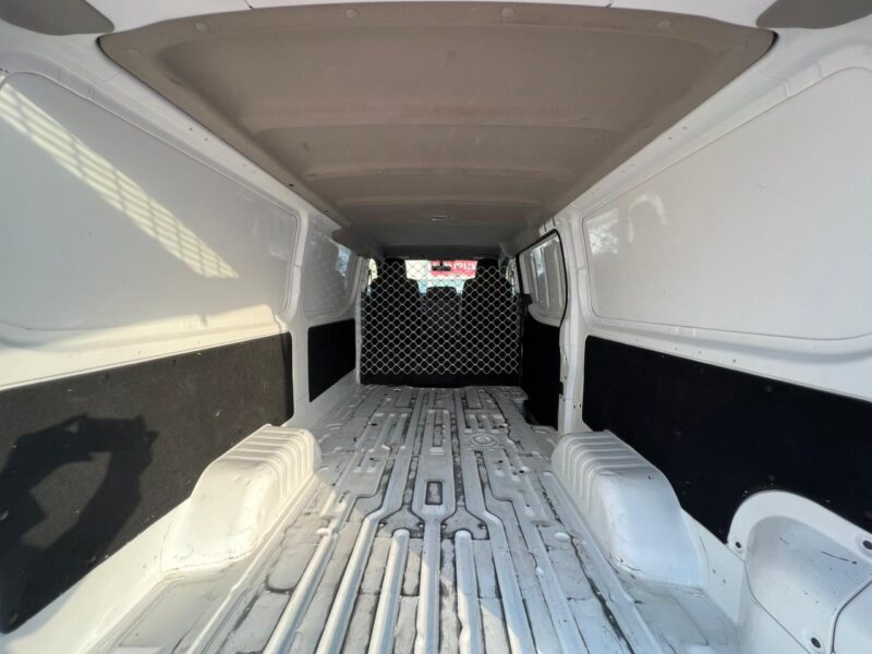 2021 Nissan Urvan 2.5 Litres 4 Cylinders Petrol Engine White Black Van GCC Specs MT