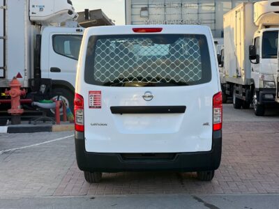 2022 Nissan Urvan 2.5 Litres 4 Cylinders Petrol Engine White Black Van GCC Specs