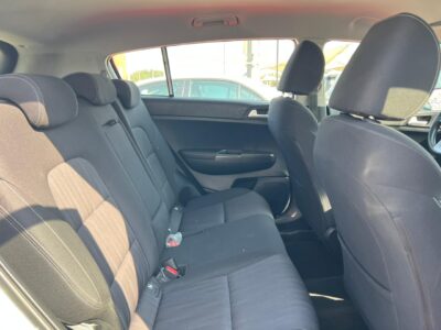 2020 Kia Sportage 2.4 Litres 4 Cylinders Petrol Engine White Black SUV GCC Specs