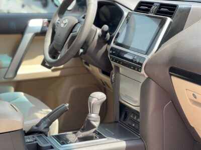 2021 Toyota Prado EXR 4.0-liter 6-cylinder Petrol Engine White Beige SUV GCC Specs