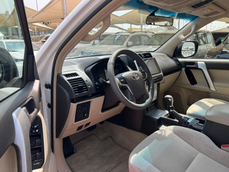 2021 Toyota Prado EXR 4.0-liter 6-cylinder Petrol Engine White Beige SUV GCC Specs