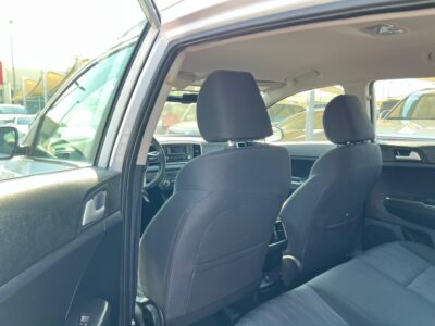 2020 Kia Sportage 2.4 Litres 4 Cylinders Petrol Engine White Black SUV GCC Specs