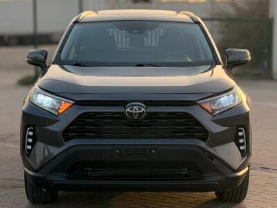 2019 TOYOTA RAV 4 XLE 2.5 Litres V4 Petrol Engine 4x4 Drive Grey SUV AWD American Specs