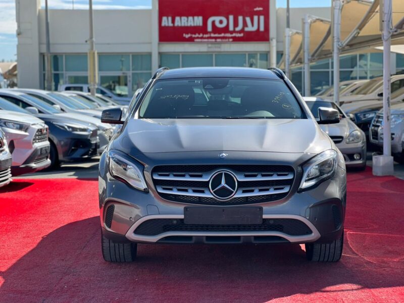2018 Mercedes-Benz GLA220 2.0 Litres V4 Petrol Engine Grey Black SUV Korean Specs