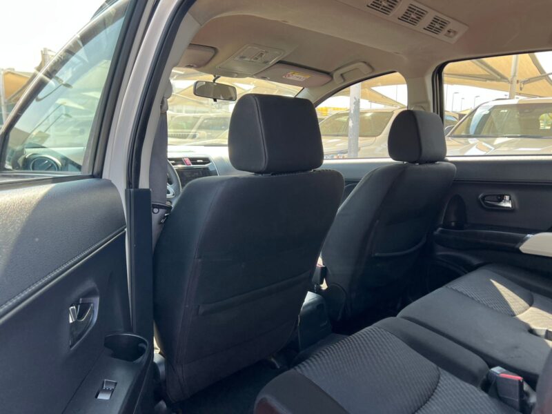 2023 Toyota Rush 1.5-liter 4-cylinder Petrol Engine White Black SUV GCC Specs Automatic