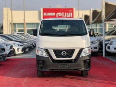 2021 Nissan Urvan 2.5 Litres 4 Cylinders Petrol Engine White Black Van GCC Specs MT