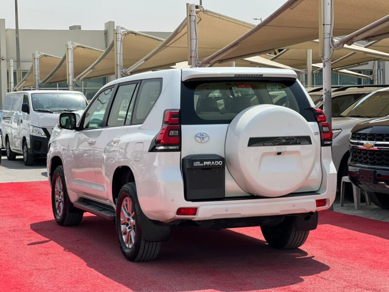 2021 Toyota Prado EXR 4.0-liter 6-cylinder Petrol Engine White Beige SUV GCC Specs