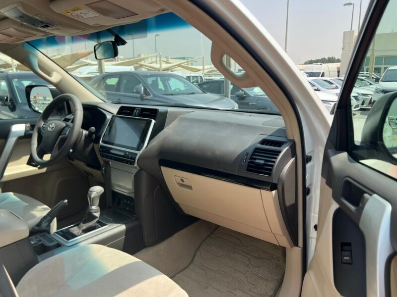 2021 Toyota Prado EXR 4.0-liter 6-cylinder Petrol Engine White Beige SUV GCC Specs