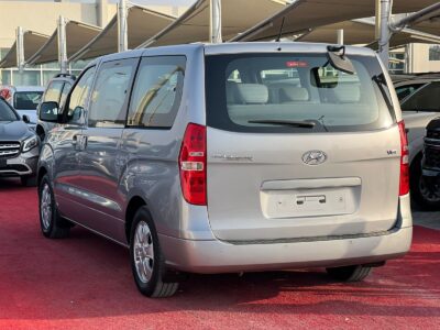 2019 Hyundai H1 12 Seaters 2.5 Litres 4 Cylinder Diesel Engine Grey Van Korean Specs