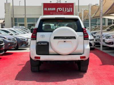 2021 Toyota Prado EXR 4.0-liter 6-cylinder Petrol Engine White Beige SUV GCC Specs