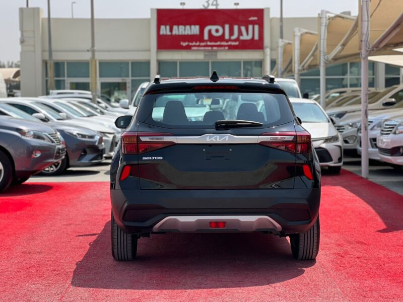 2023 Kia Seltos 1.6 Litres V4 Petrol Engine Black Grey GCC Specs Automatic