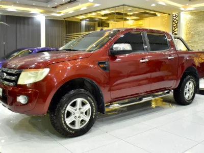 2014 Ford Ranger XLT 2.5-liter 4 Cylinders Petrol Engine Red Black Pickup Truck GCC Specs