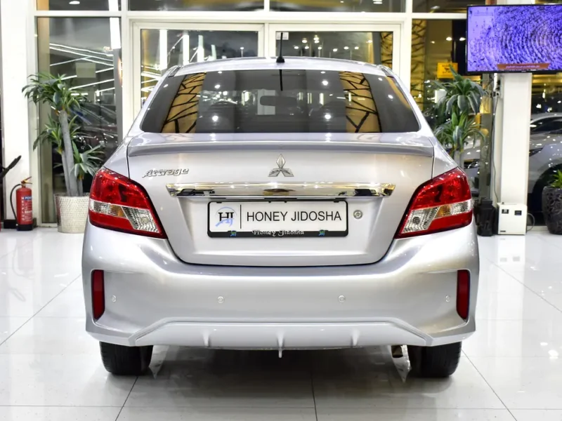 2021 Mitsubishi Attrage GLS 1.2 Litres 3 Cylinders petrol Engine Silver Grey Sedan GCC Specs