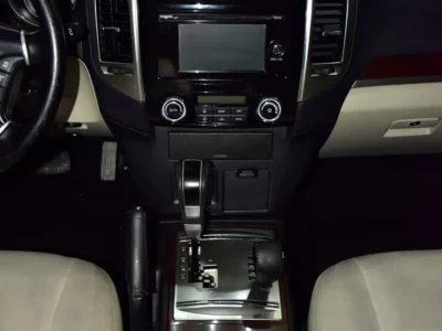 2017 Mitsubishi Pajero GLS 3.5-liter 6 Cylinders Petrol Engine Gold Beige SUV GCC Specs