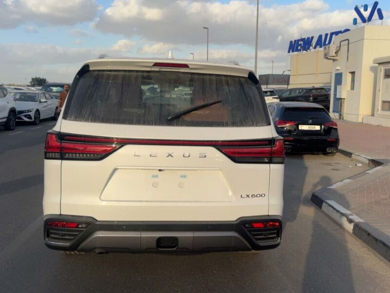2026 LEXUS LX600 VIP 25 SPEAKER 3.5L 6 Cylinders Petrol Engine White Orange SUV GCC Specs