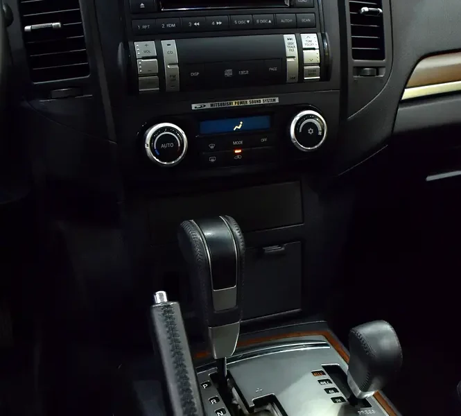 2009 Mitsubishi Pajero GLS 3.5 Litres 6 Cylinders Petrol Engine Black Crossover GCC Specs