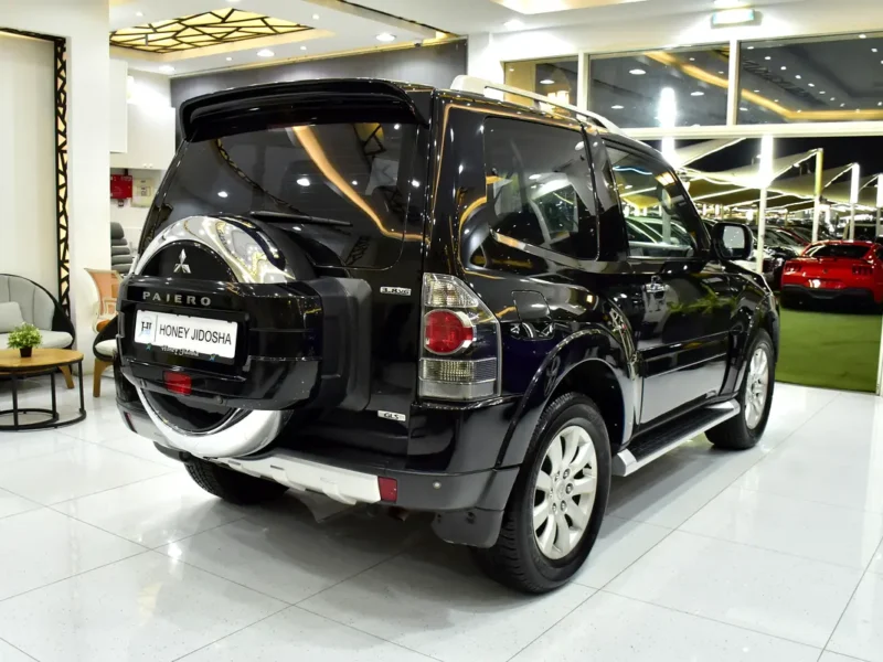 2009 Mitsubishi Pajero GLS 3.5 Litres 6 Cylinders Petrol Engine Black Crossover GCC Specs