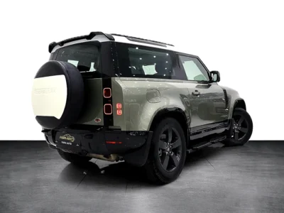 2021 Land Rover Defender 90 HSE 6 Cylinders petrol Engine Green Grey SUV GCC Specs