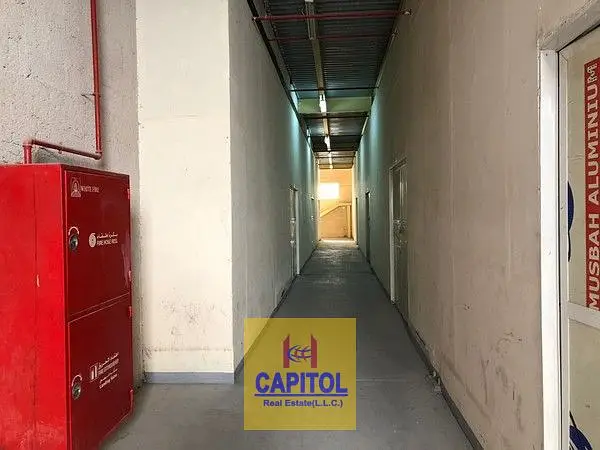 350 SQFT WAREHOUSE AVAIALBLE FOR RENT