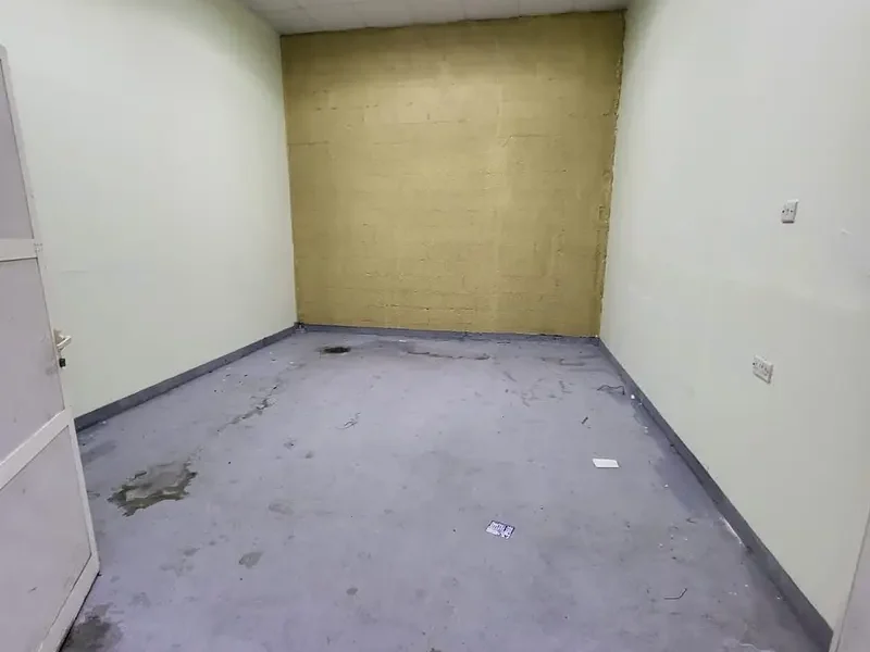 SPACIOUS & SECURE GROUND FLOOR STORAGE WAREHOUSE FOR RENT READY TO USE IN AL QUOZ 1