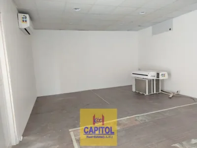 STORAGE WAREHOUSE UNIT DESIGNED FOR EASE OF ACCESS AND BUSINESS CONVENIENCE