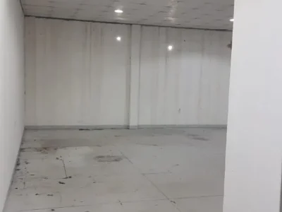 EXPANSIVE AND WELL-MAINTAINED STORAGE WAREHOUSE LOCATED IN A WELL-CONNECTED INDUSTRIAL HUB