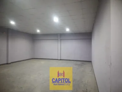EXPANSIVE AND WELL-MAINTAINED STORAGE WAREHOUSE LOCATED IN A WELL-CONNECTED INDUSTRIAL HUB