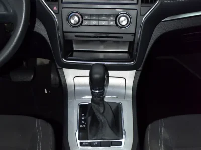 2022 MG RX5 Comfort 1.5L Turbocharged 4 Cylinders Petrol Engine White Black SUV GCC Specs
