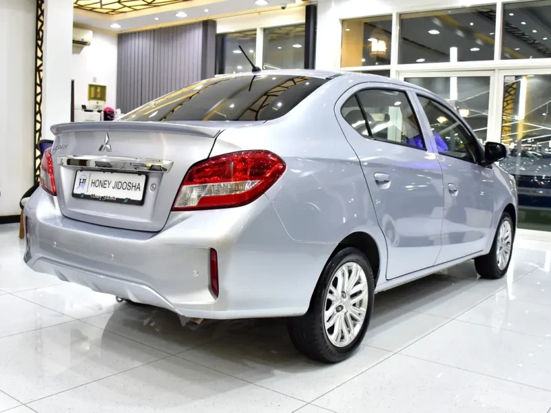 2021 Mitsubishi Attrage GLS 1.2 Litres 3 Cylinders petrol Engine Silver Grey Sedan GCC Specs
