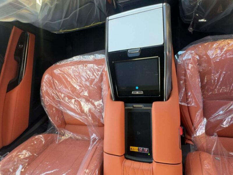 2026 LEXUS LX600 VIP 25 SPEAKER 3.5L 6 Cylinders Petrol Engine White Orange SUV GCC Specs
