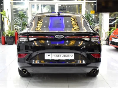 2024 JAC J7 Luxury 1.5L Turbocharged 4 Cylinders Petrol Engine Black Brown Sedan GCC Specs