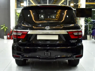 2023 Nissan Patrol SE Titanium 4.0 Litres 8 Cylinders Petrol Engine Black Red SUV GCC Specs