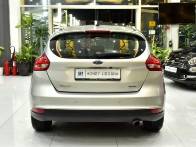 2018 Ford Focus Titanium 1.5-litre 4 Cylinders Petrol Engine Silver Beige Hatchback GCC Specs
