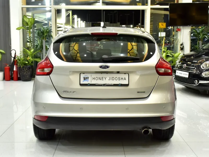 2018 Ford Focus Titanium 1.5-litre 4 Cylinders Petrol Engine Silver Beige Hatchback GCC Specs