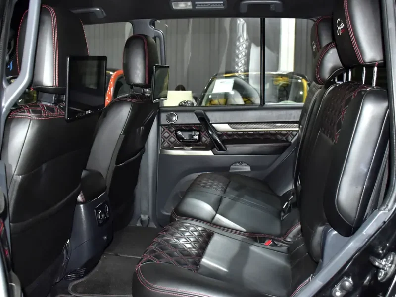 2020 Mitsubishi Pajero Signature Edition 3.8 Litres 6 Cylinders Petrol Engine Black SUV GCC Specs