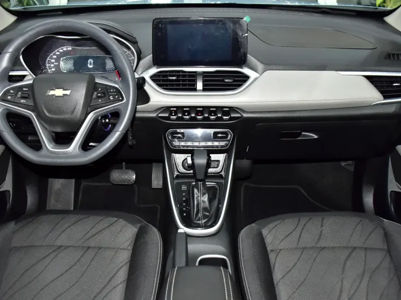2023 Chevrolet Groove LT 1.5 Litres 4 Cylinders petrol Engine Blue Black Crossover GCC Specs